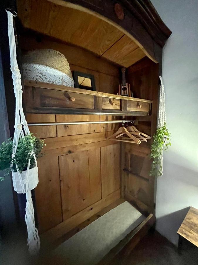 Maison D'Hotes De Charme "La Belle Dame Sans Regrets" Talairan Exterior foto