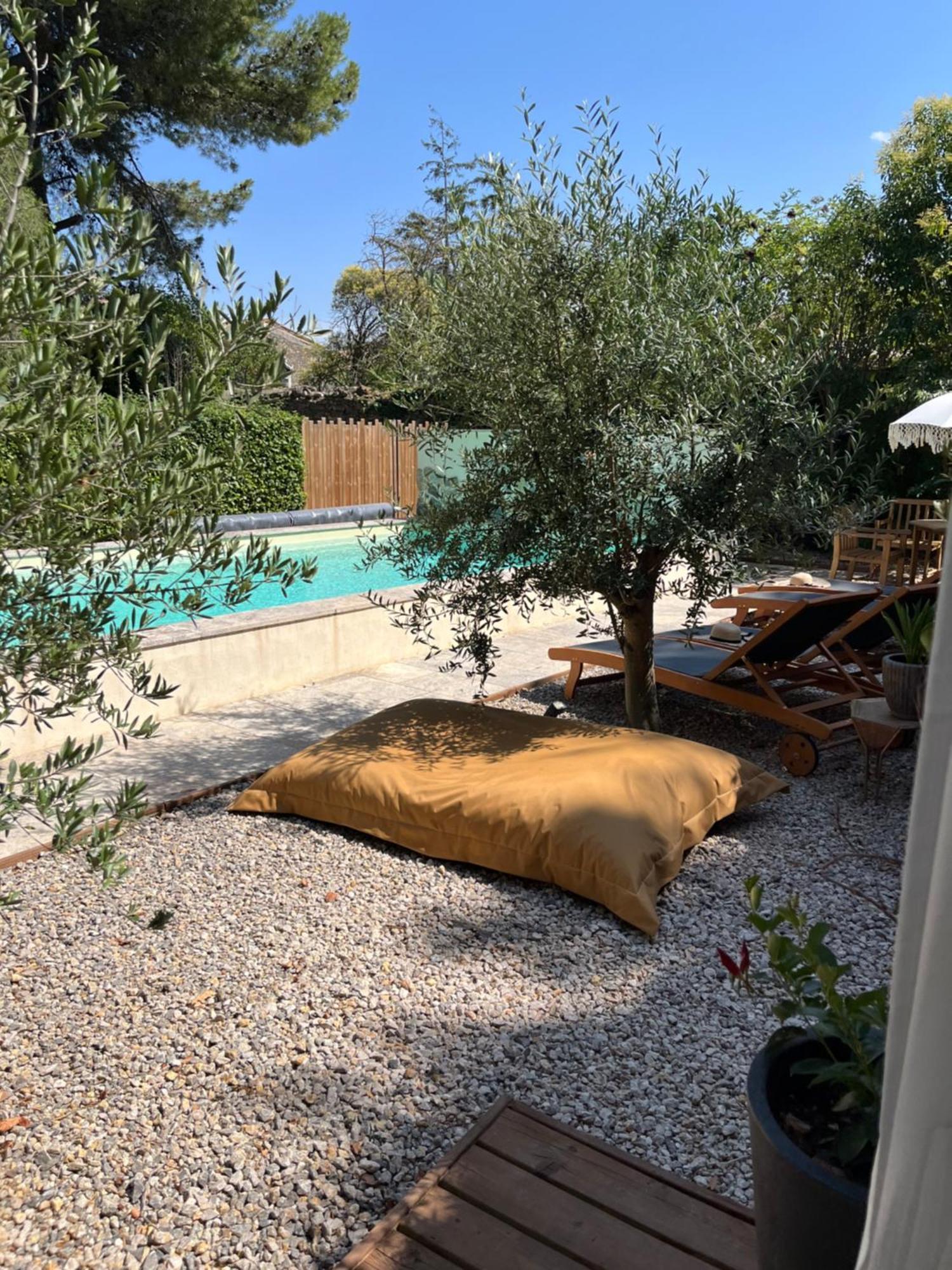 Maison D'Hotes De Charme "La Belle Dame Sans Regrets" Talairan Exterior foto