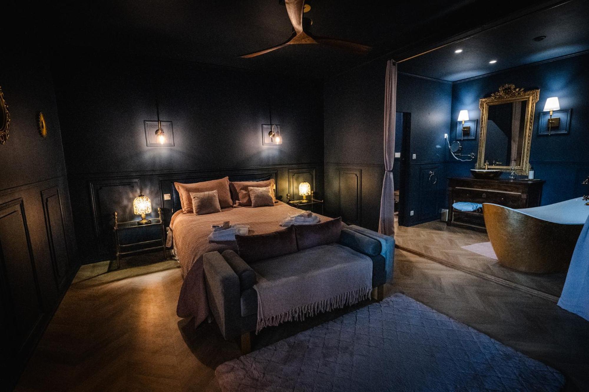 Maison D'Hotes De Charme "La Belle Dame Sans Regrets" Talairan Exterior foto