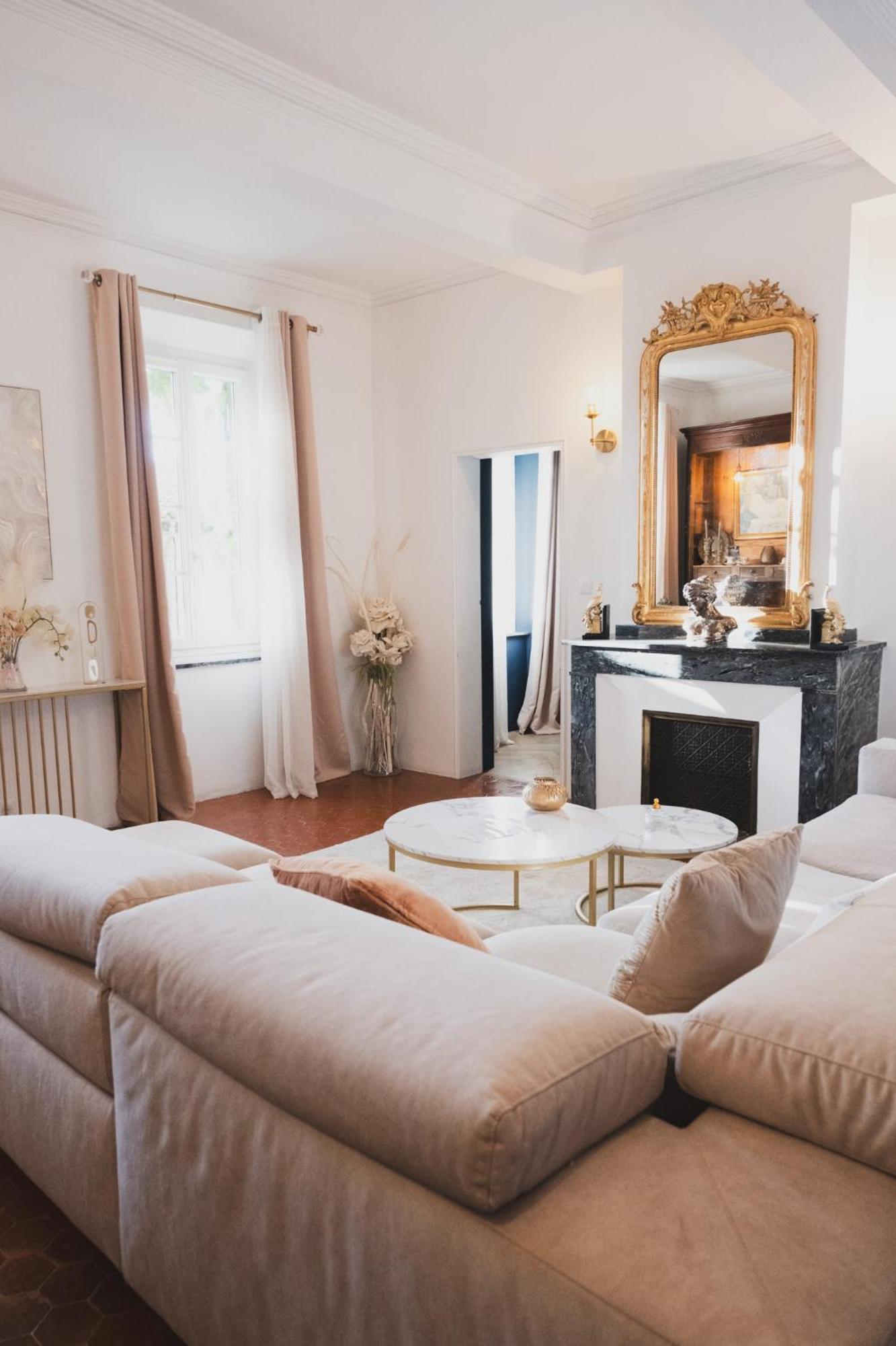 Maison D'Hotes De Charme "La Belle Dame Sans Regrets" Talairan Exterior foto